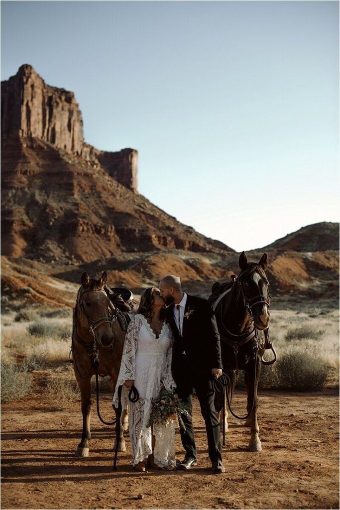 Complete guide for couples planning an adventure wedding in moab utah! Written by a local Utah Wedding & Elopement Photographer. EPIC UTAH ELOPEMENT Sorrel River Ranch