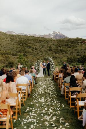 Complete guide for couples planning an adventure wedding in moab utah! Written by a local Utah Wedding & Elopement Photographer. EPIC UTAH ELOPEMENT Whispering Oaks Ranch