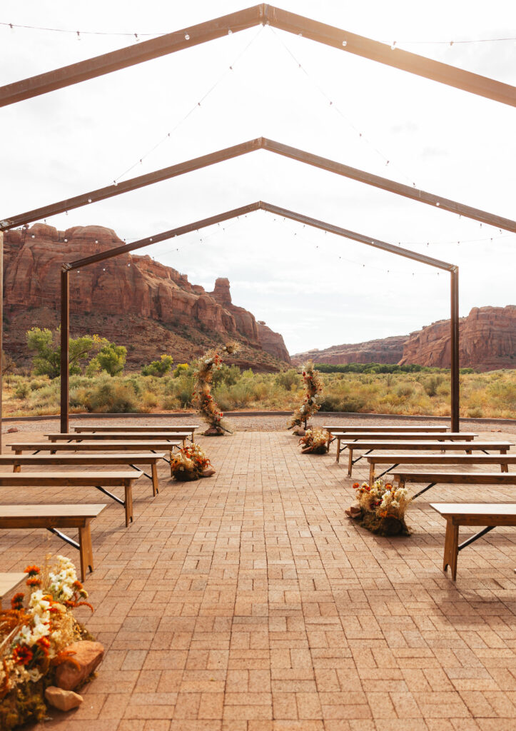 Complete guide for couples planning an adventure wedding in moab utah! Written by a local Utah Wedding & Elopement Photographer. EPIC UTAH ELOPEMENT Red Earth Venue