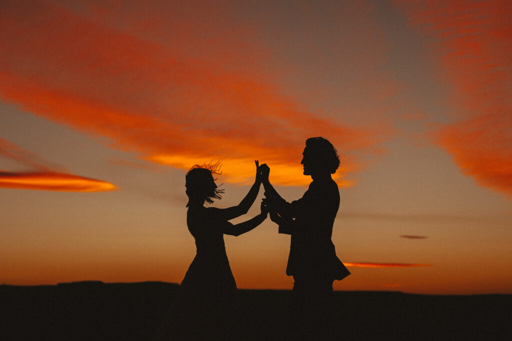 Complete guide for couples planning an adventure wedding in moab utah! Written by a local Utah Wedding & Elopement Photographer. EPIC UTAH ELOPEMENT