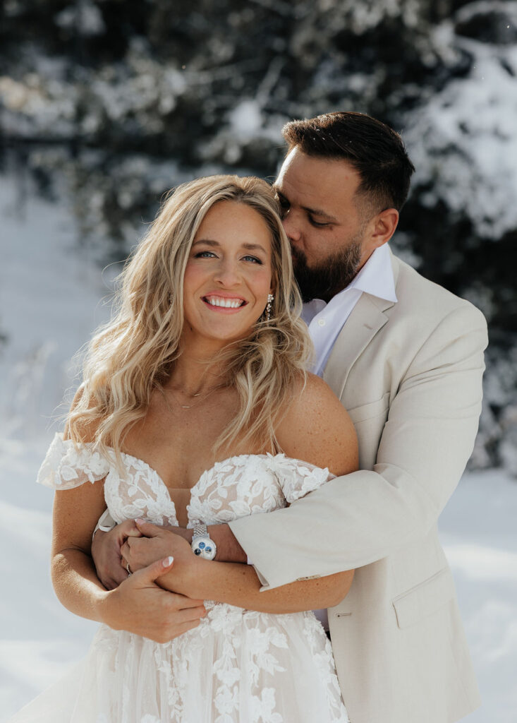 Love this romantic winter elopement in Grand Teton National Park! This winter wedding inspo will have you planning your own Wyoming adventure